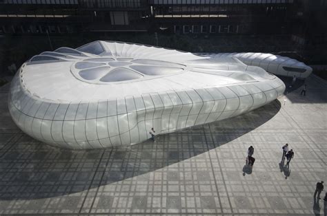 zaha hadid chanel pavilion